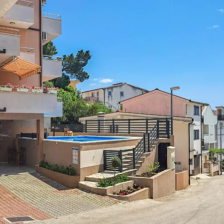 Cozy Apartment In Baska Voda *