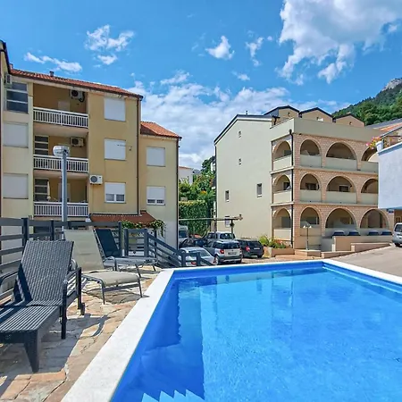 Cozy Apartment In Baska Voda Apartment *