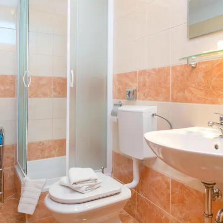 Cozy Apartment In Baska Voda Apartment Baška Voda